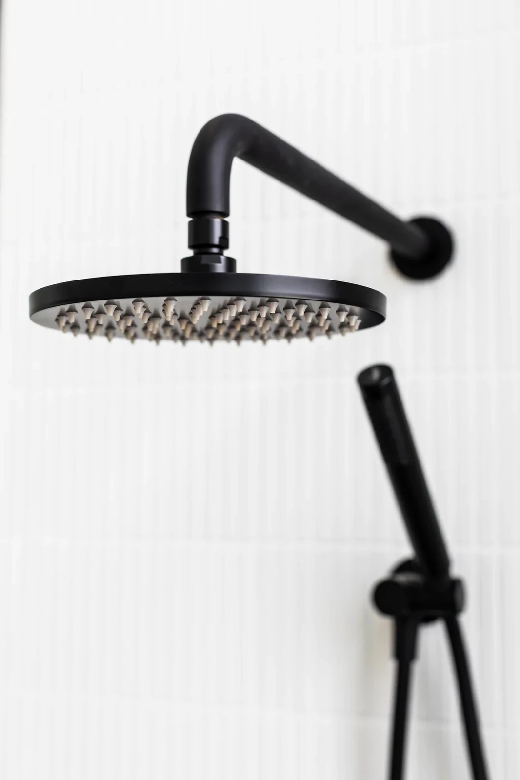 Meir Round Curved 400mm Wall Shower Arm Matte Black MA09-400 5 Meir Round Curved 400mm Wall Shower Arm Matte Black MA09-400 - Image 3